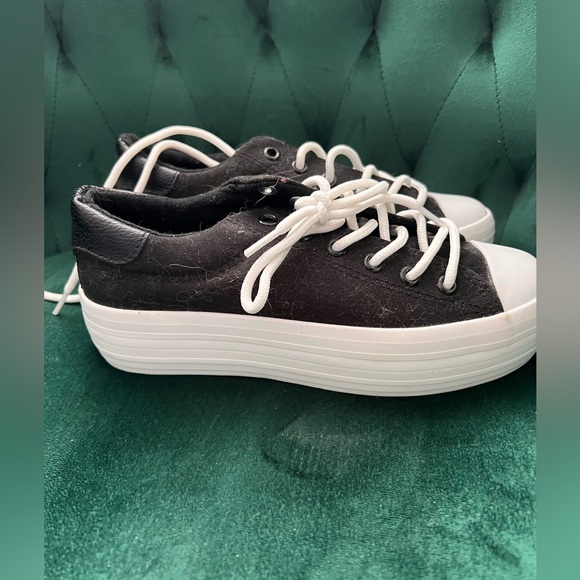 NWOT FOREVER 21 Platform Shoes - Picture 4 of 4